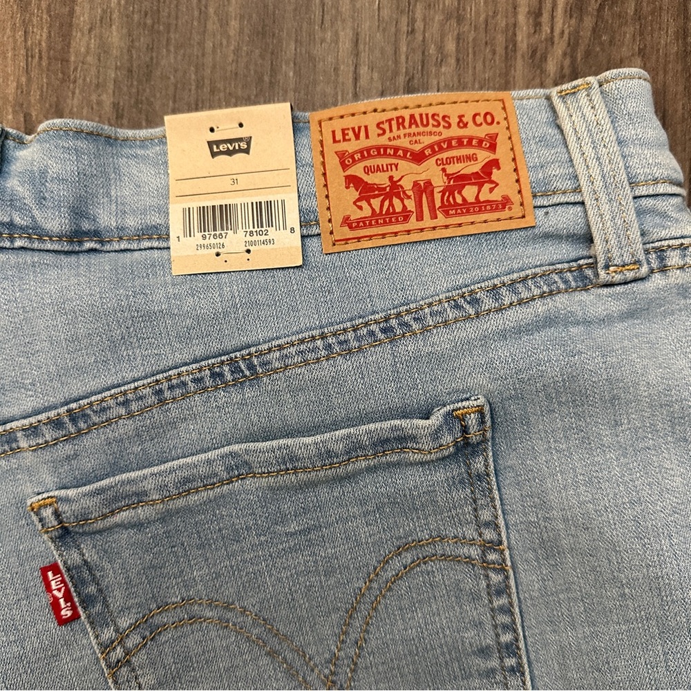 Levi's Mid Length Jean Shorts Women's Size 31 Blue Denim - Picture 11 of 11